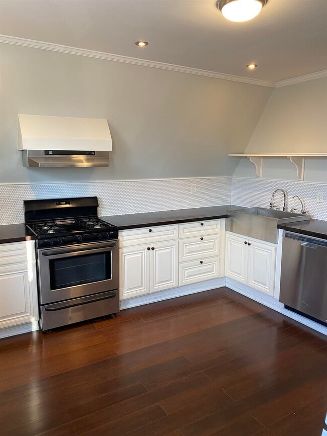 Building Photo - 375 Avenue C