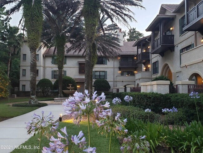 Building Photo - 945 Registry Blvd