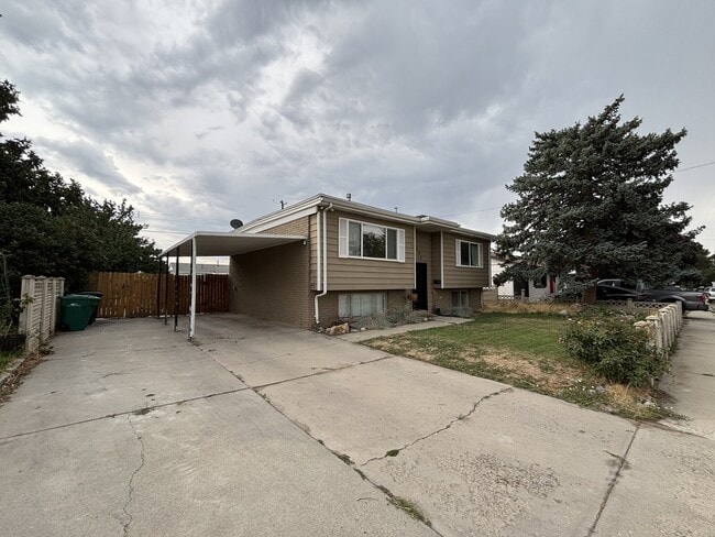 Building Photo - 125 W 8710 S