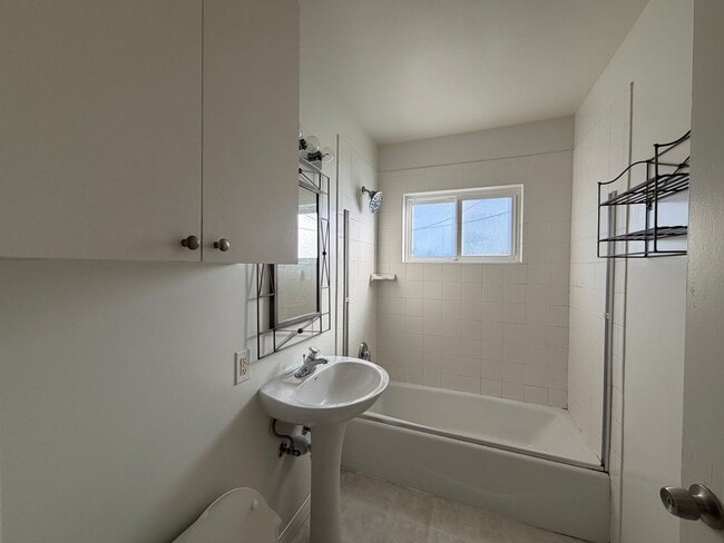 Building Photo - Beautiful 3 Bedroom Home in Covina