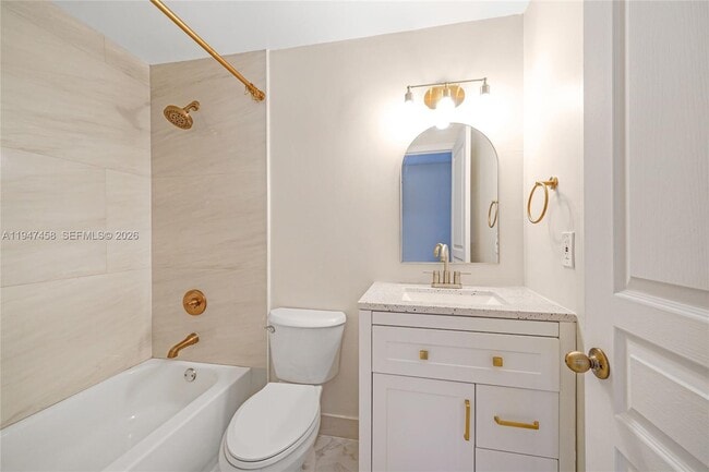 Building Photo - 4 Key W Ct