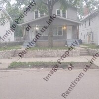 Building Photo - 743 S Terrace Ave