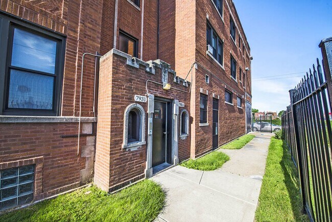 Building Photo - 7929 S State St