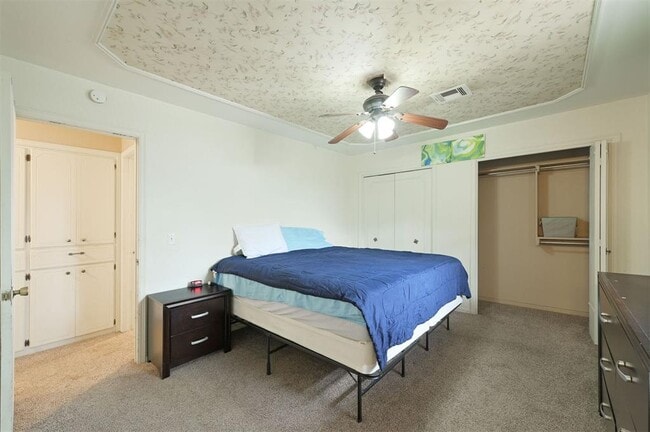 Building Photo - 1621 Kavel Dr