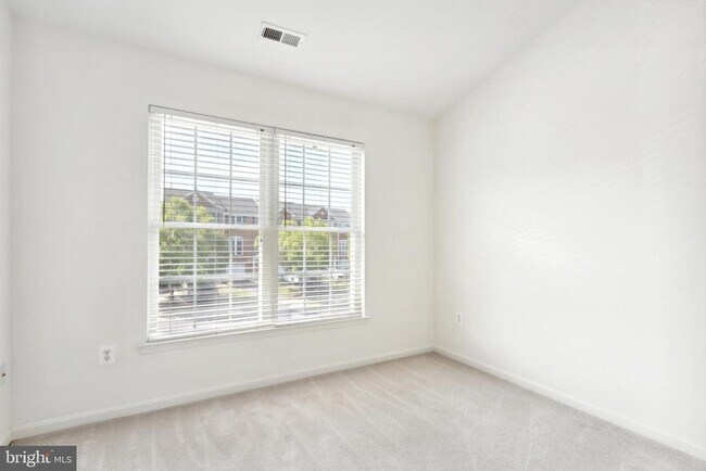 Building Photo - 2482 Jostaberry Way