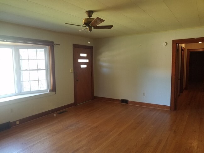 Building Photo - 41 Gingko Ln