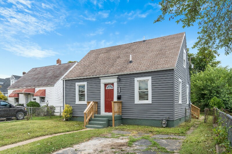 Primary Photo - 127 Oak St