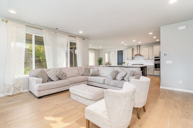 Building Photo - Beautiful home in Monroe available 9/15
