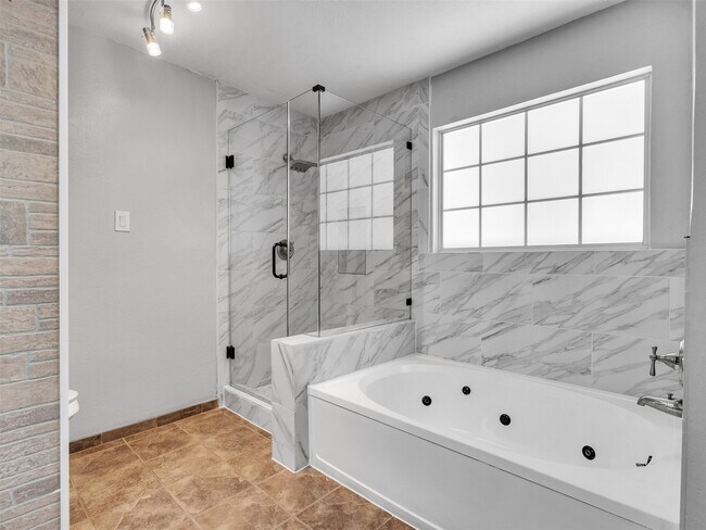 Building Photo - 4430 Echo Falls Dr
