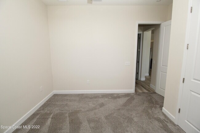 Building Photo - 2345 Pineapple Ave