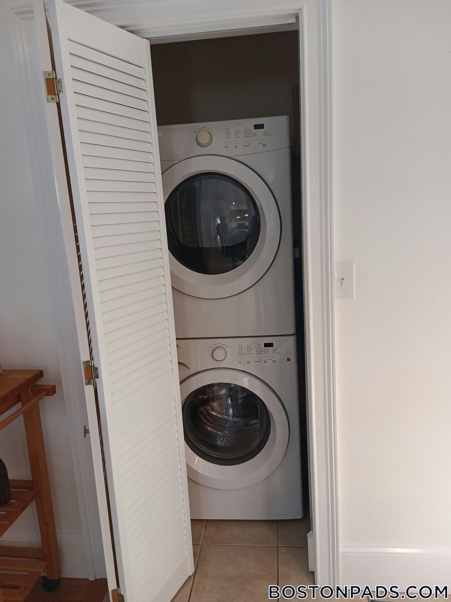 Building Photo - 467 E 8th St