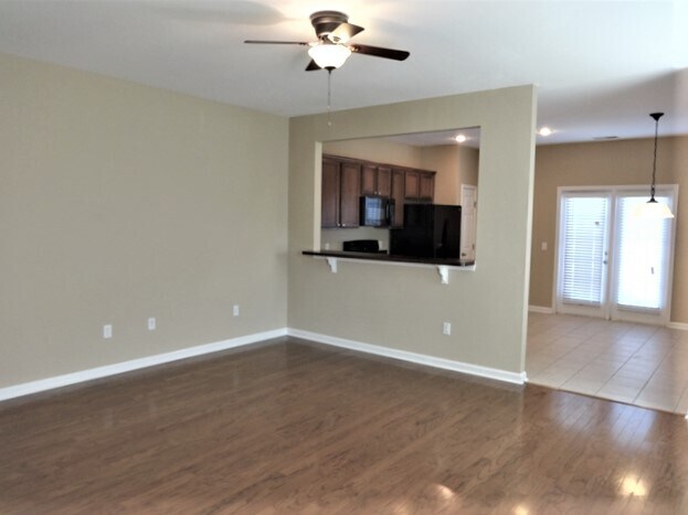 Building Photo - 9 Hartland Ct