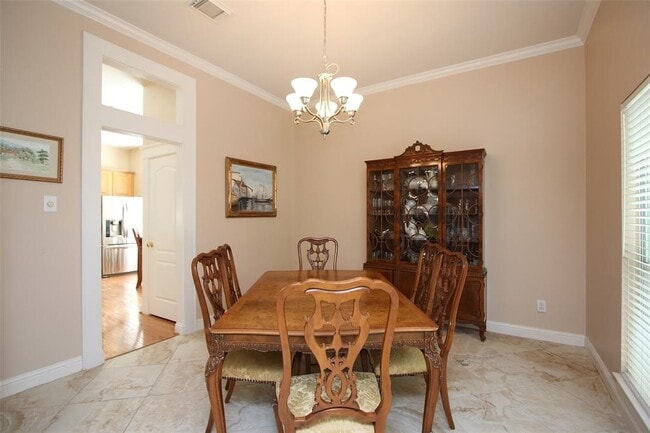 Building Photo - 16242 Pine Thorn Dr