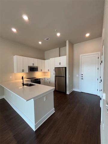 Building Photo - 111 Town Pl