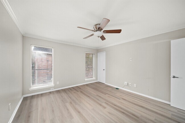 Building Photo - 1601 S Shepherd Dr