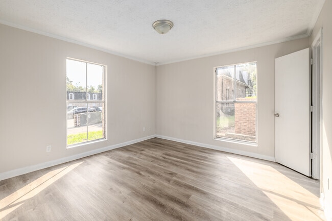 1BR, 1BA - 675SF - Bedroom - Grand Oaks