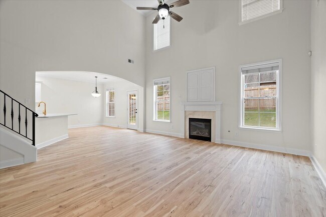 Building Photo - 12123 Brooks River Dr