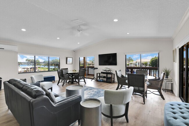 Building Photo - 1167 Hillsboro Mile