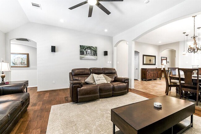 Building Photo - 2911 Fair Chase Dr