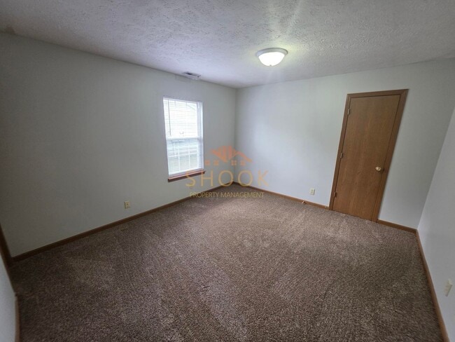 Building Photo - 2221 Bridgewater Cir