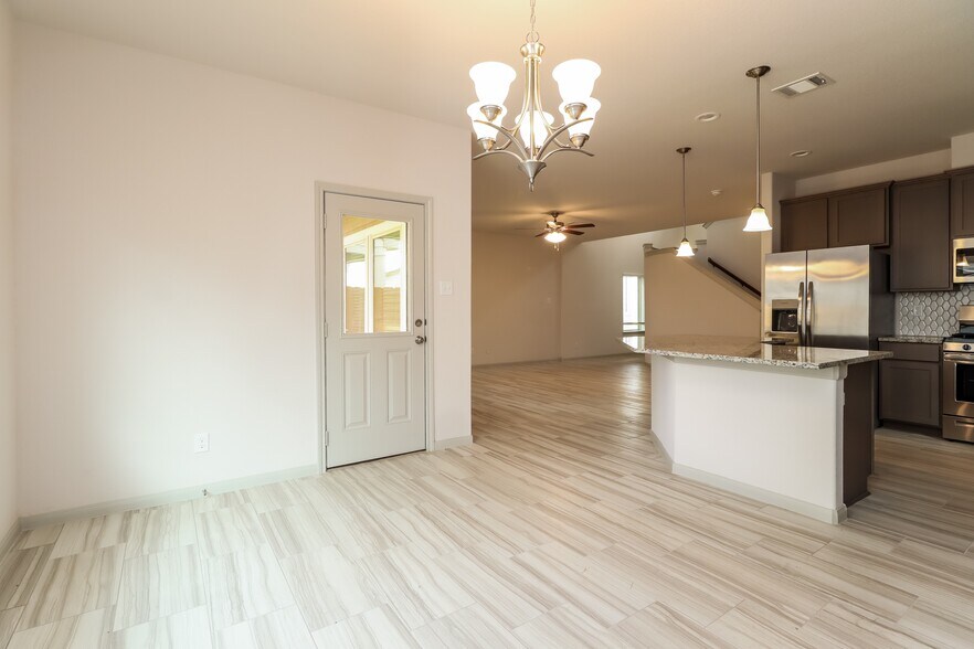 Building Photo - 7918 Fijian Cypress Dr