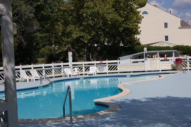 Building Photo - 1100 Possum Trot Rd