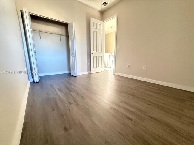 Building Photo - 978 NE 42nd Pl