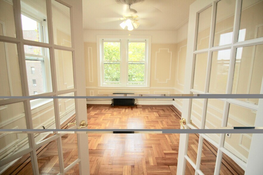 Large Rooms - 202 Marine Ave