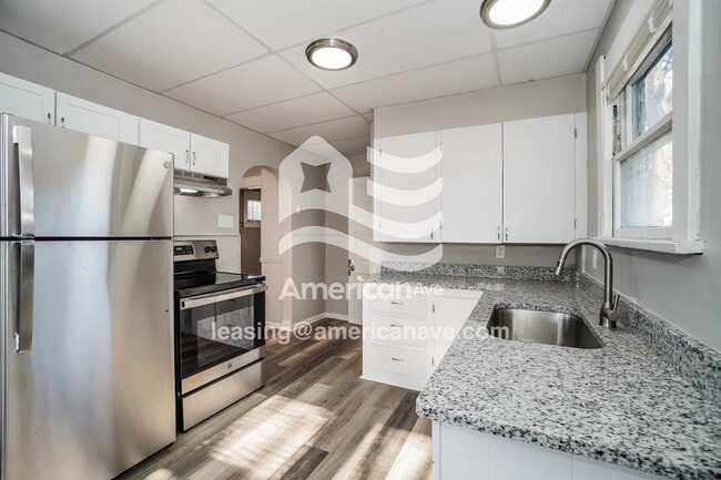 Building Photo - 1959 Barrows St