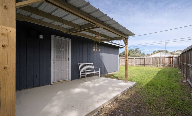 Building Photo - 11934 Hearn Rd