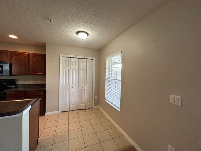Building Photo - 458 Tradition Ln