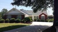 Building Photo - Hyde Park Rental