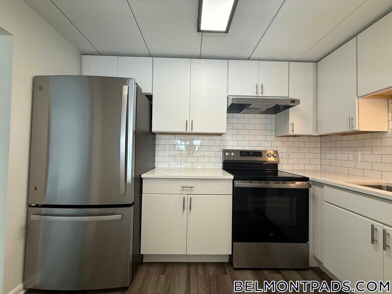 Building Photo - 55 Hill Rd