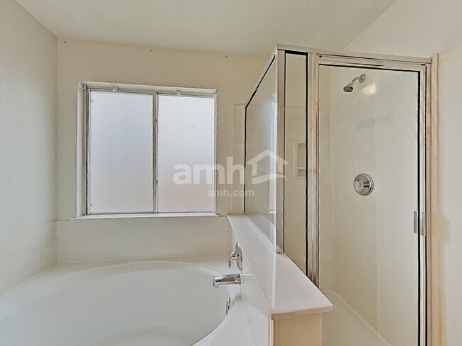Building Photo - 9715 Woodland Pines