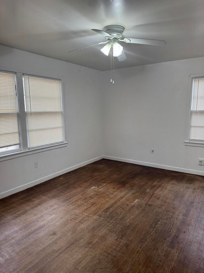 Building Photo - 2514 43rd St