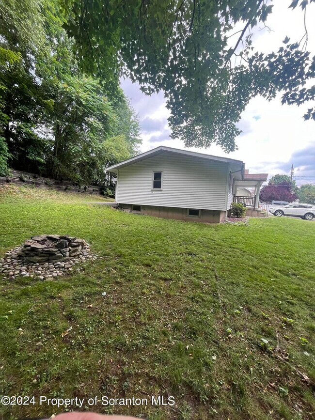 Building Photo - 7 Bruno Dr