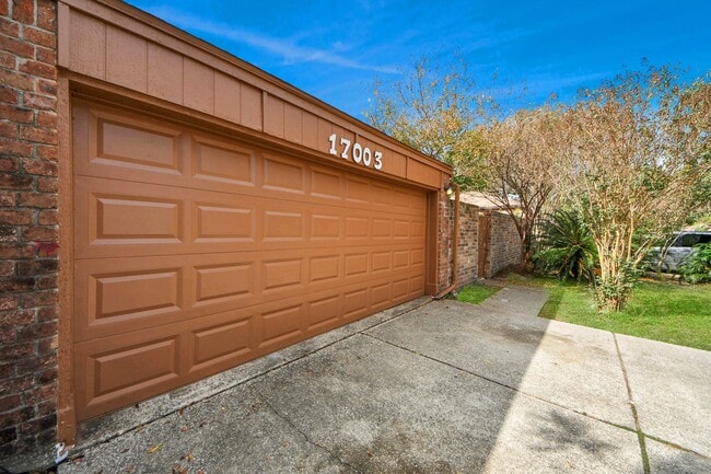 Building Photo - 17003 Amidon Dr