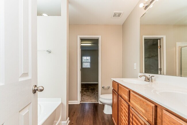 Building Photo - 3708 Hinton Grove Pl