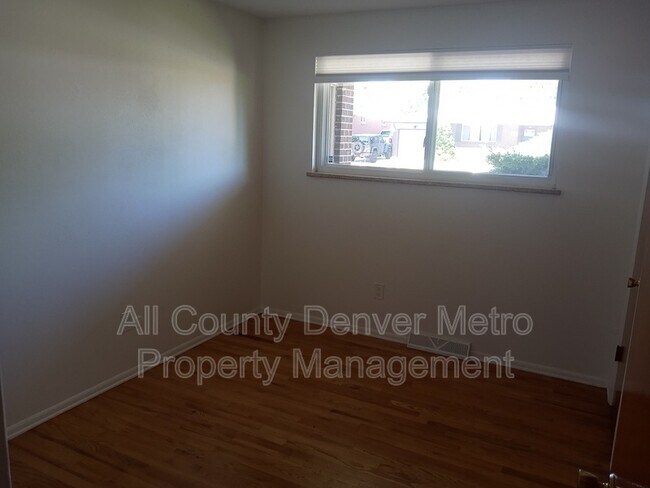 Building Photo - 1610 S Allison St