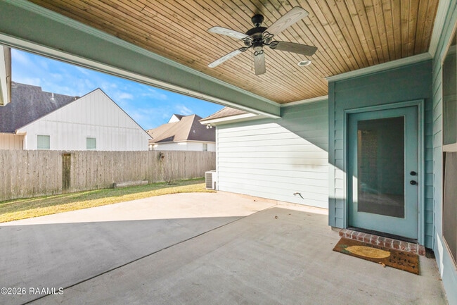 Building Photo - 110 Olivewood Dr