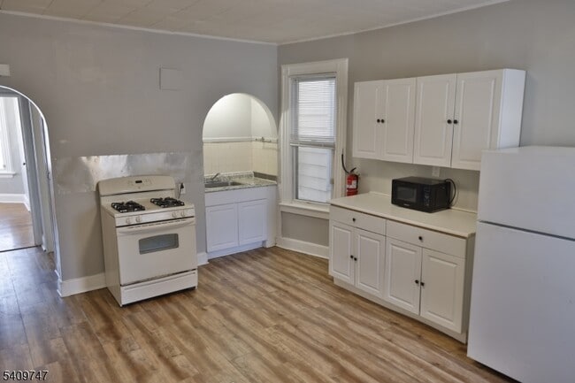 Building Photo - 241 N 8th St