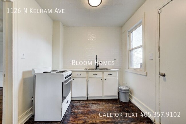 Building Photo - 1126 N Kelham Ave