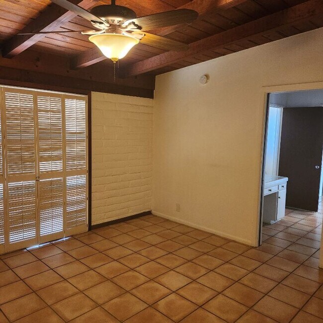 Building Photo - $1,995.00 Love this Midtown Midcentury 3 b...
