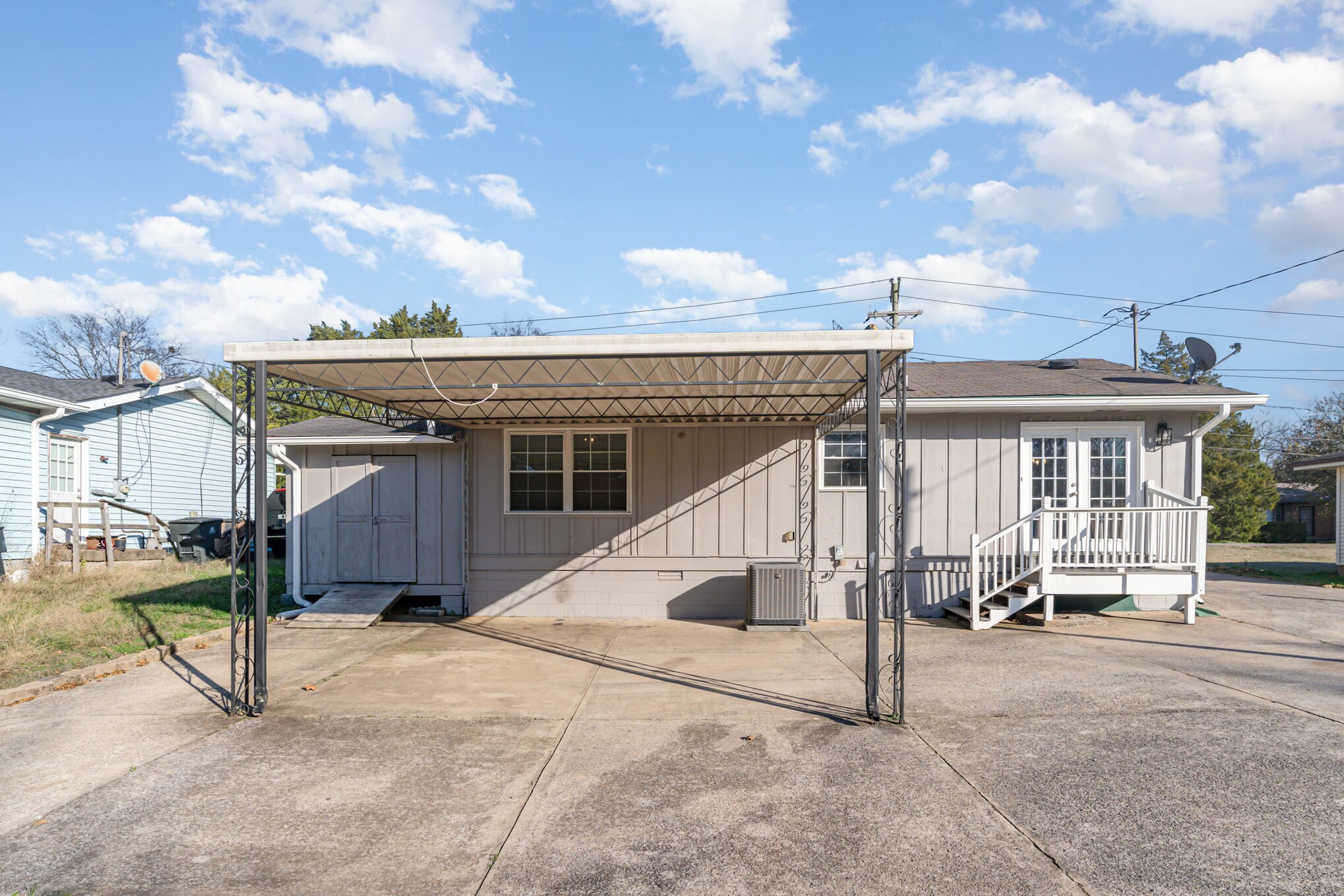 Building Photo - 3883 Crouch Dr