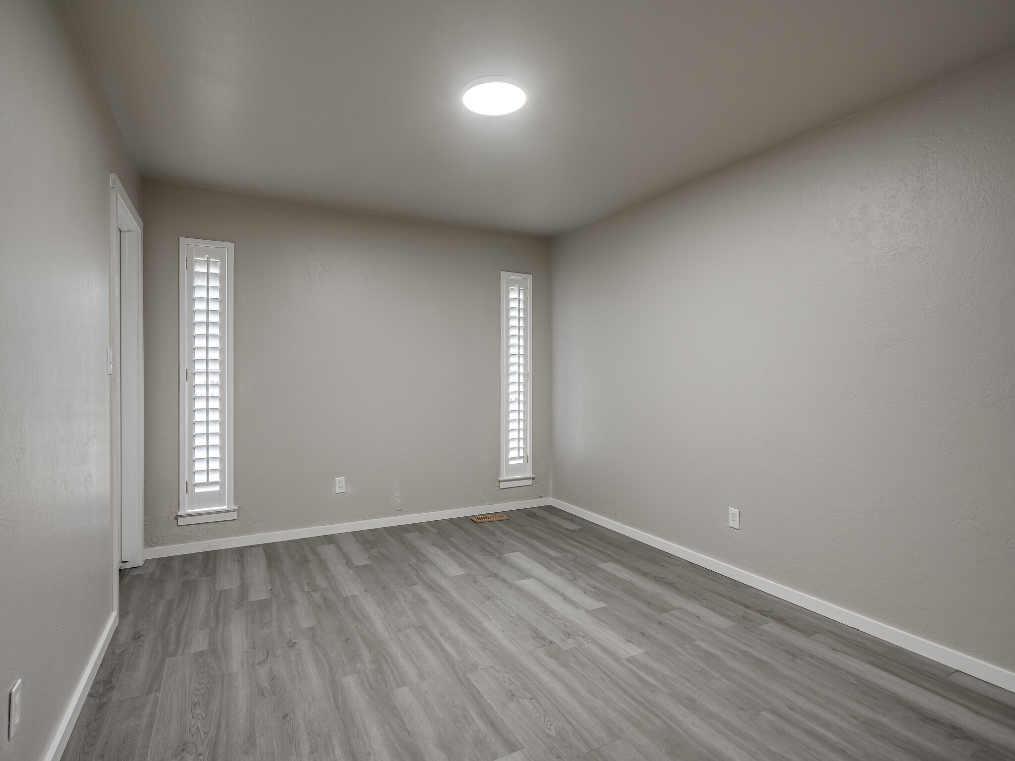 Building Photo - 12136 Thorn Ridge Rd