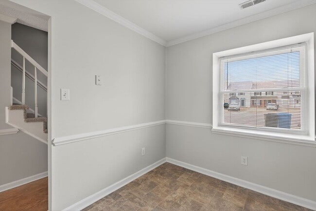 Building Photo - 2 bed 1.5 Bath Townhome in Indian Lakes