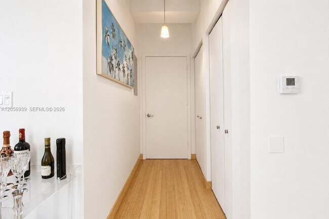 Building Photo - 690 SW 1st Ct
