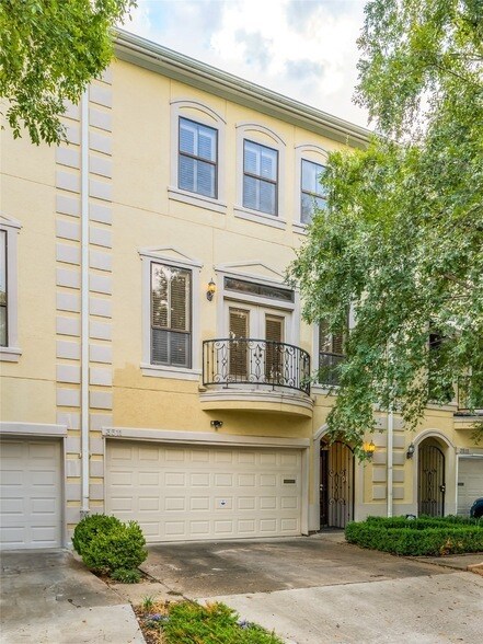 Building Photo - 3511 Yupon St