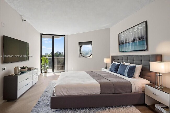 Building Photo - 3610 Yacht Club Dr