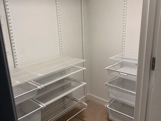 Building Photo - "Charming Urban Oasis: Spacious 1-Bedroom Retreat in the Heart of San Francisco!"